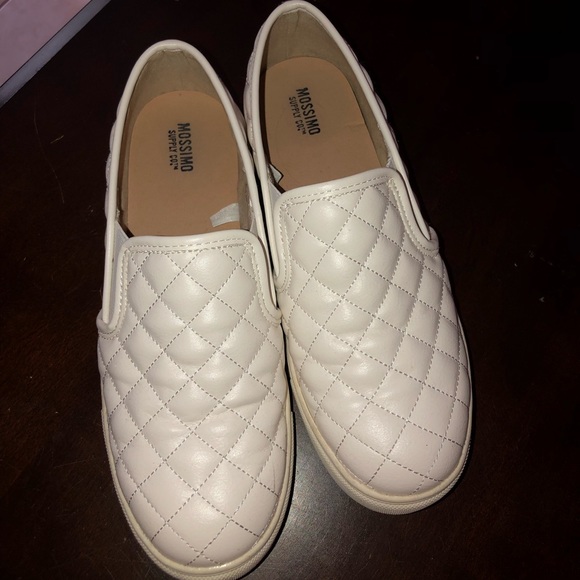 White mossimos, 7 1/2 - Picture 2 of 3